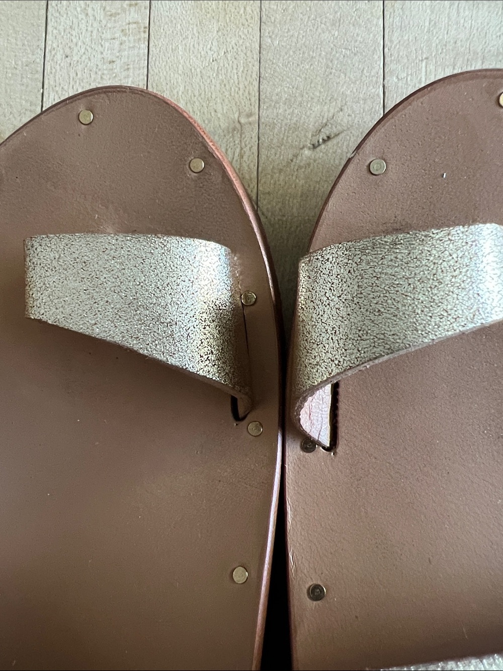 Beek Finch Toe-Loop Sandal in Gold handmade comfort EUC - Picture 11 of 11